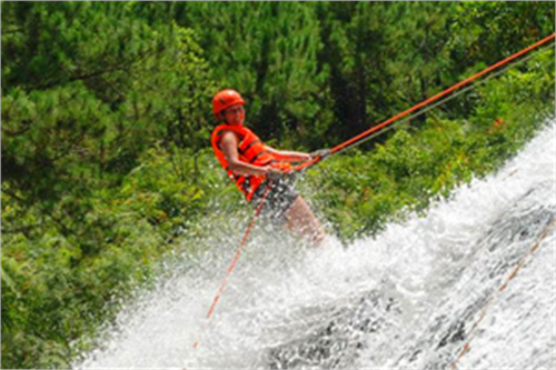 CANYONING